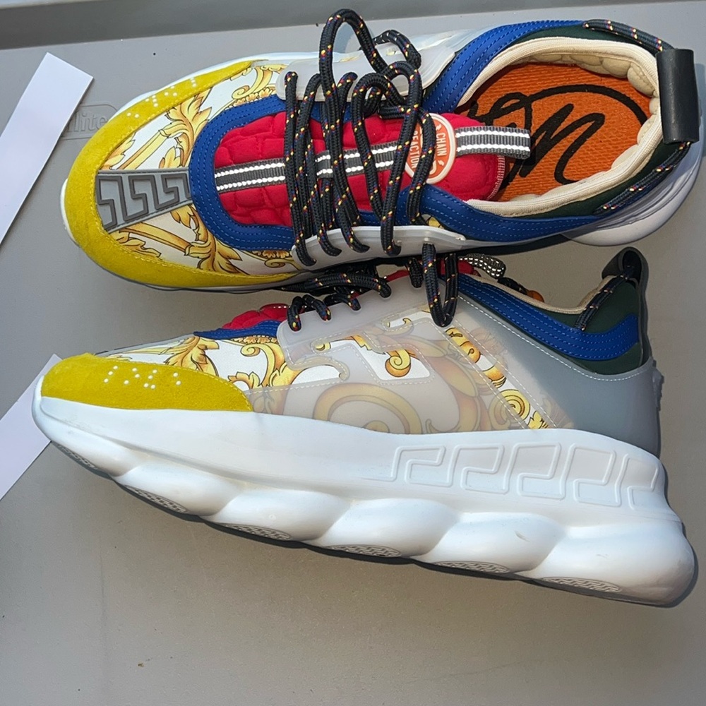 Versace chain reactions
